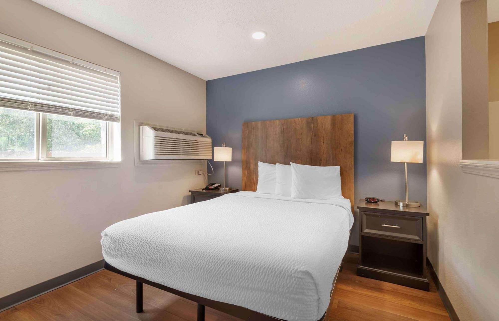 Extended Stay America Select Suites - Charlotte - University Place - E Mccullough Dr מראה חיצוני תמונה