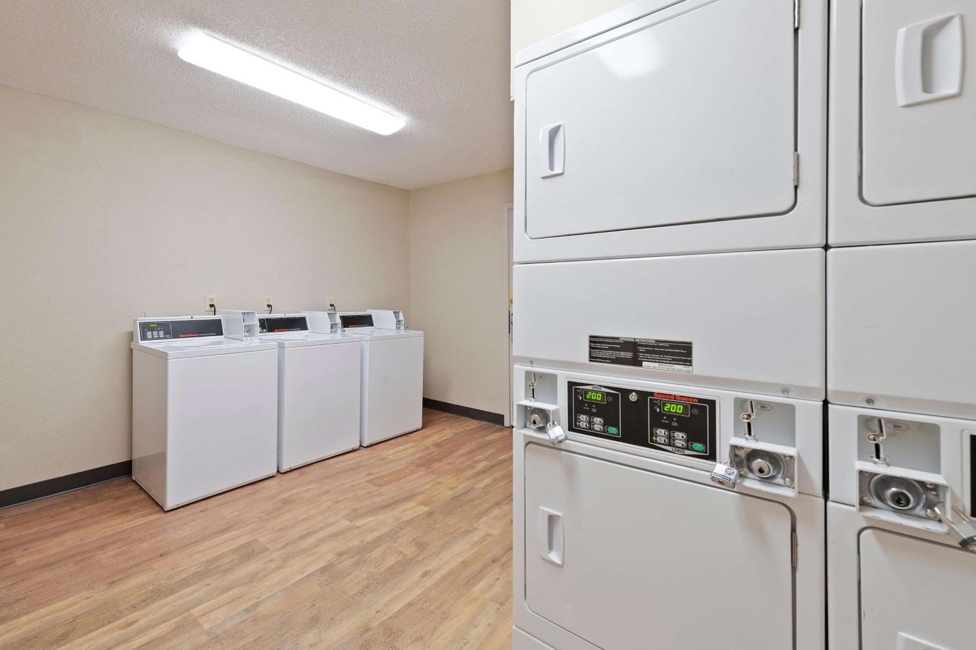 Extended Stay America Select Suites - Charlotte - University Place - E Mccullough Dr מראה חיצוני תמונה