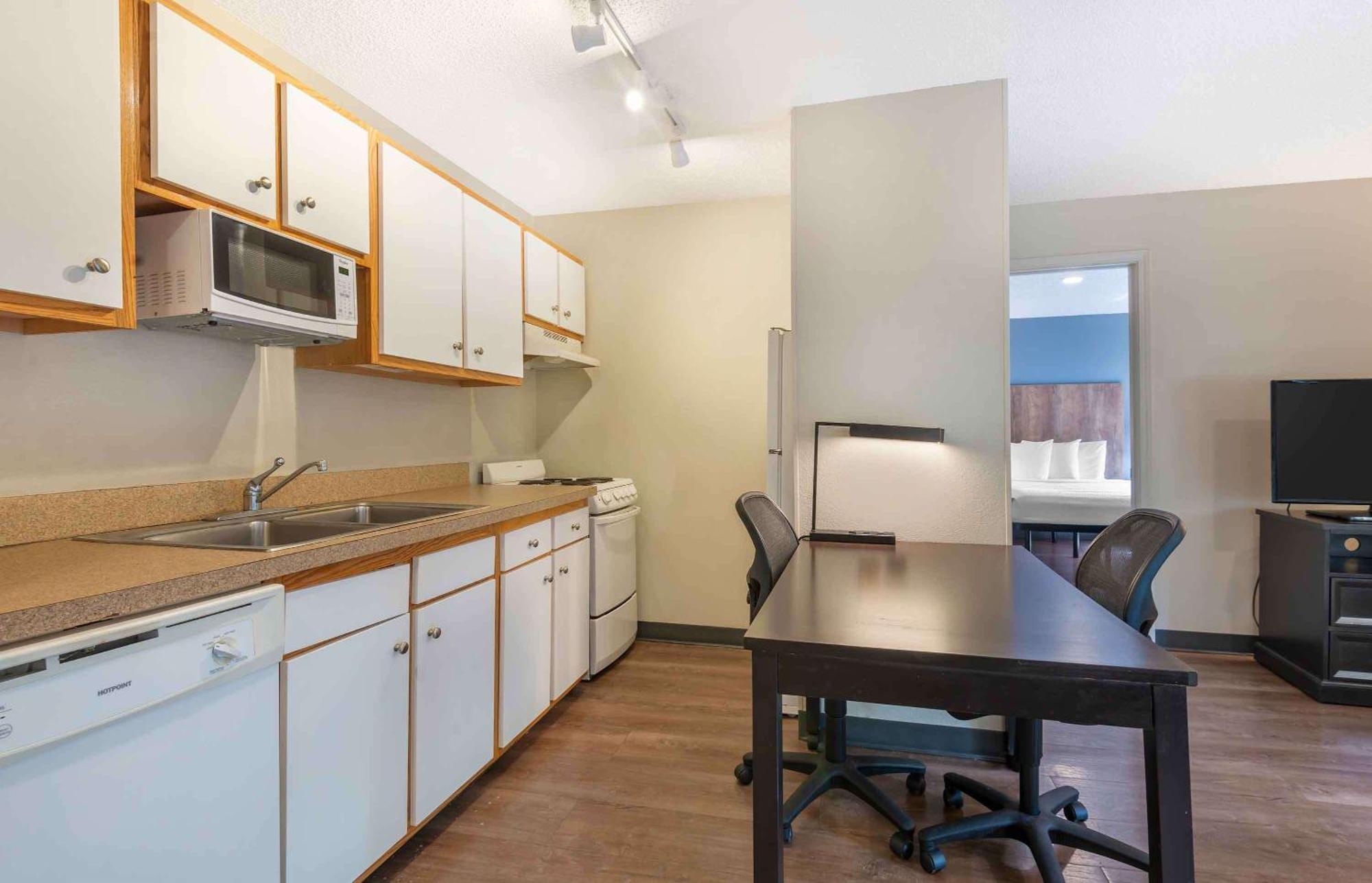 Extended Stay America Select Suites - Charlotte - University Place - E Mccullough Dr מראה חיצוני תמונה