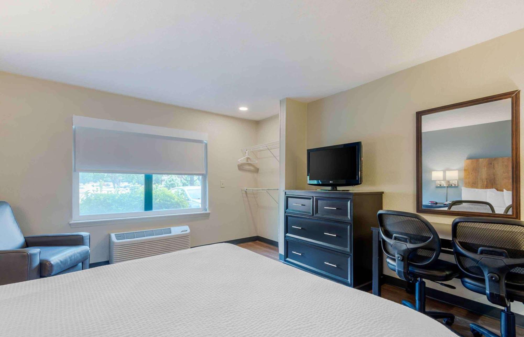 Extended Stay America Select Suites - Charlotte - University Place - E Mccullough Dr מראה חיצוני תמונה