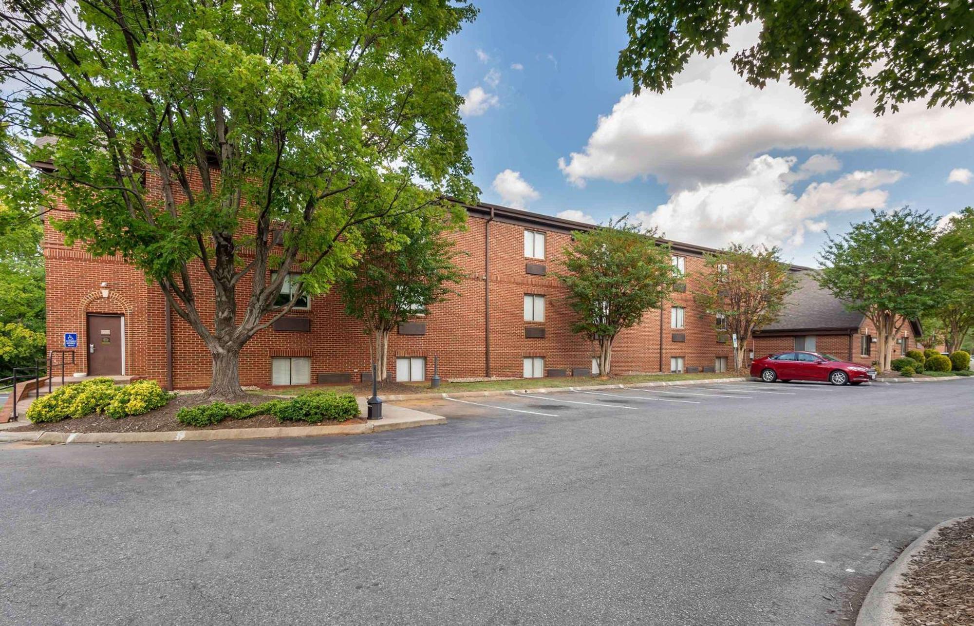 Extended Stay America Select Suites - Charlotte - University Place - E Mccullough Dr מראה חיצוני תמונה