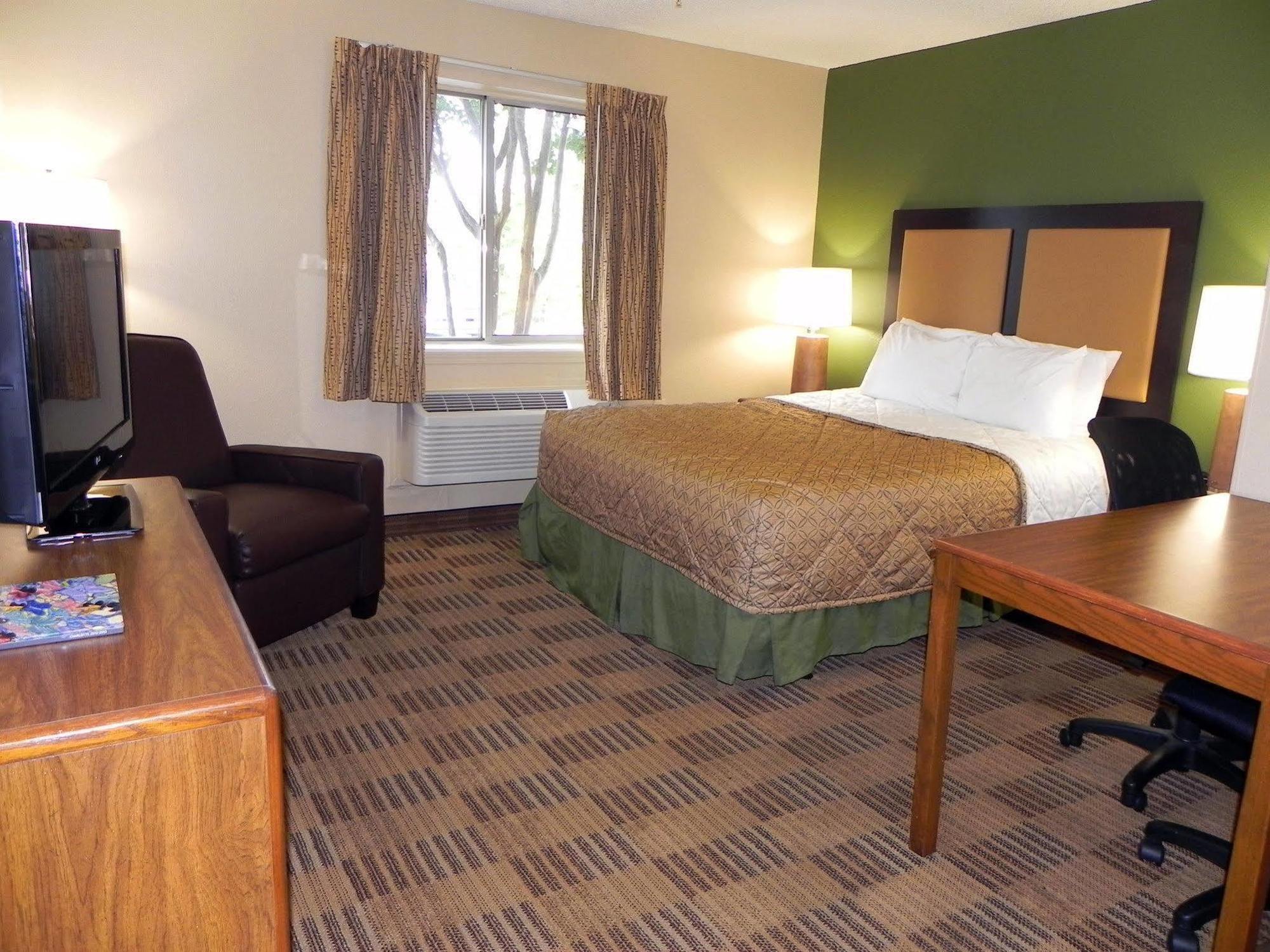 Extended Stay America Select Suites - Charlotte - University Place - E Mccullough Dr מראה חיצוני תמונה